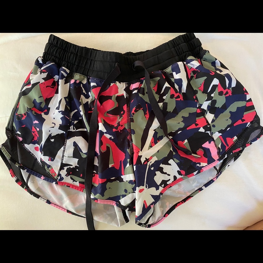 Multicolor lululemon hotty hot shorts long 4”